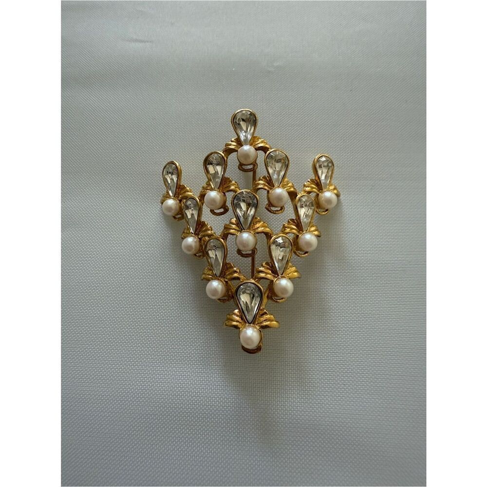 Vintage Designer  Signed Nina Ricci Abstract Pearl and Gold Pin Brooch